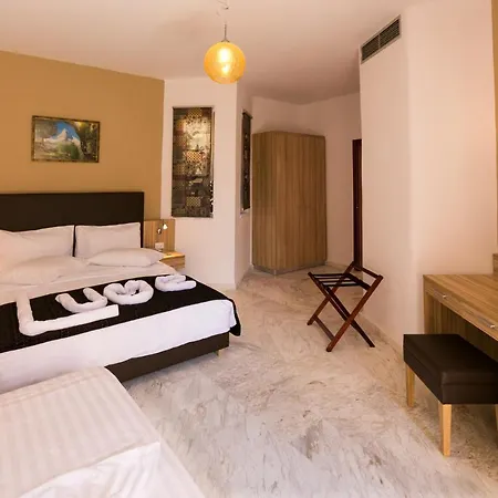 Hotel Elotia