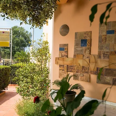 Elotia Hotel 3*