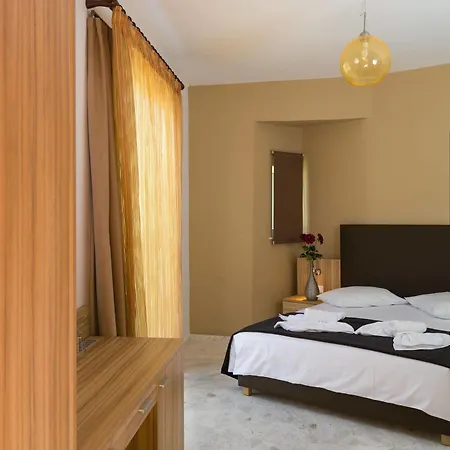 Hotel Elotia 3*